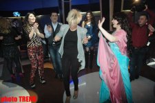 Танцевальные выкрутасы на дне рождения Фатимы, или Как Ройа была шокирована ростом Айгюн (фотосессия)