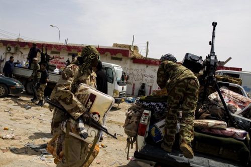 Pro-Gaddafi forces still threaten 200,000 people, NATO says