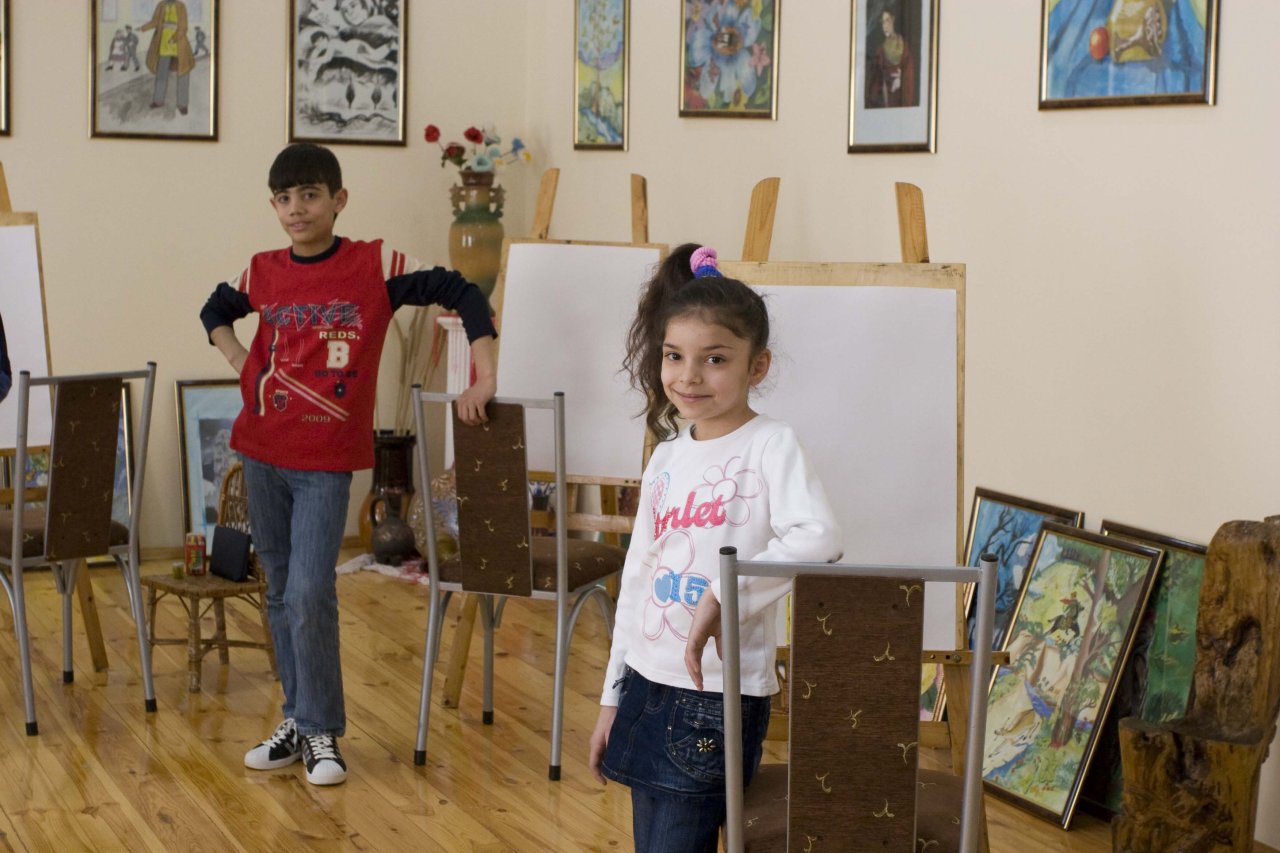 В Азербайджане стартовал "проект желаний" для детей-сирот (фотосессия)