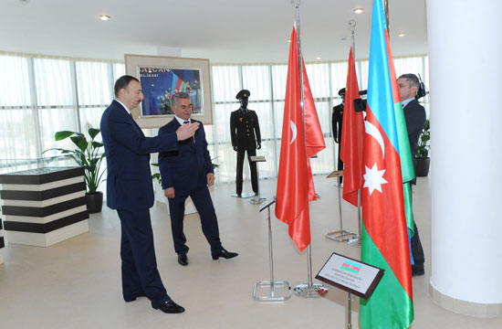 Президент Ильхам Алиев ознакомился с площадью Государственного флага в Астаре, принял участие в открытии Дома молодежи (ФОТО)