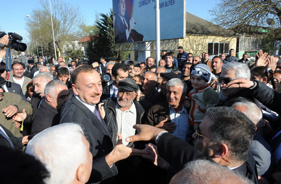 Prezident İlham Əliyev Lənkəran sakinləri ilə görüşüb (FOTO) - Gallery Image