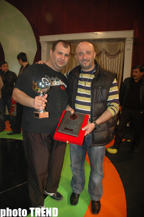 В азербайджанском шоу толстяков актер сбросил за три месяца 42 кг и получил кубок (фотосессия)