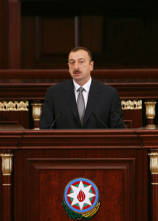 Президент Ильхам Алиев: Необходимо разработать дополнительные механизмы для привлечения азербайджанской молодежи в науку (версия 3) (ФОТО)
