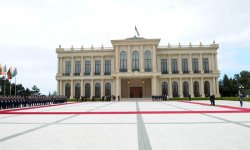 Lithuanian President officially welcomed to Azerbaijan (PHOTO)