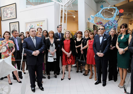 Azerbaijan's First Lady visits Masterpieces of Art exhibition at Museum of Modern Art (PHOTO)
