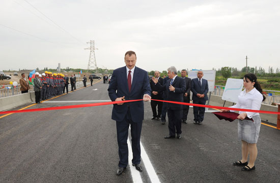 Президент Азербайджана принял участие в открытии моста через новый приток реки Араз (ФОТО)