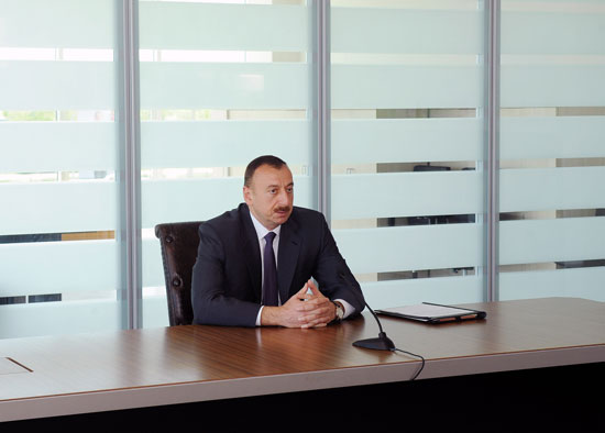 Президент Ильхам Алиев: В развитии сельского хозяйства, предпринимательства в Азербайджане достигнуты большие успехи (версия 2) (ФОТО)