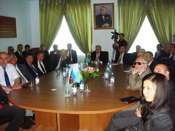 Kazakhstan hosts roundtable on "Heydar Aliyev and Azerbaijan" (PHOTO)