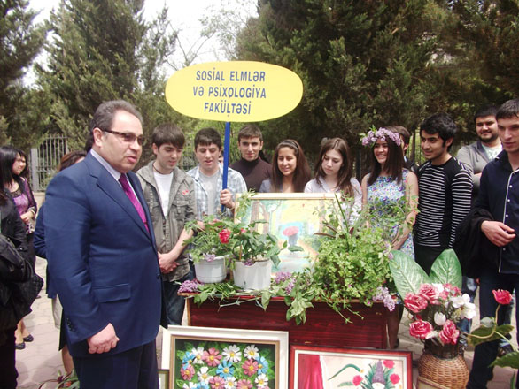 Bakı Dövlət Universitetində Gül festivalı keçirilib  (FOTO)