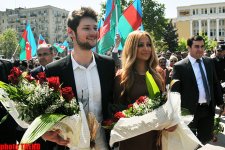 Winners of  Eurovision Song Contest 2011 laid flowers at monument to Heydar Aliyev (PHOTO)