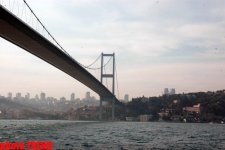 Sehrli İstanbul! Gəmi gəzintisi ilə Fatih Sultan Mehmet körpüsünün altından görünən meqapolis (FOTO)