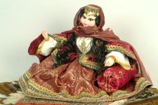 Азербайджанский кукольник Тамилла Гурбанова готовится к выставке