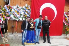 Azərbaycanlı musiqiçilər Trabzonda Türkiyənin idman nazirini necə heyrətləndirdilər? (FOTO)