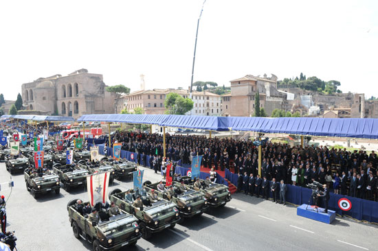 Azerbaijan`s President participates in official parade in Italy (PHOTO)