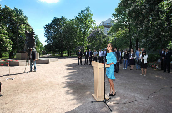 Heydar Aliyev Foundation Vice President Leyla Aliyeva attends opening of Nizami Ganjavi Garden in St.Petersburg (PHOTO)