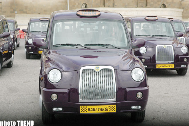 Baku receives London Taxi TX4s (PHOTO)