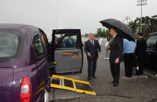 Президент Азербайджана Ильхам Алиев ознакомился с доставленными в Баку новыми автомобилями (ФОТО)