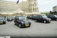 В Баку прибыла первая партия автомобилей London Taxi TX4 (ФОТО)