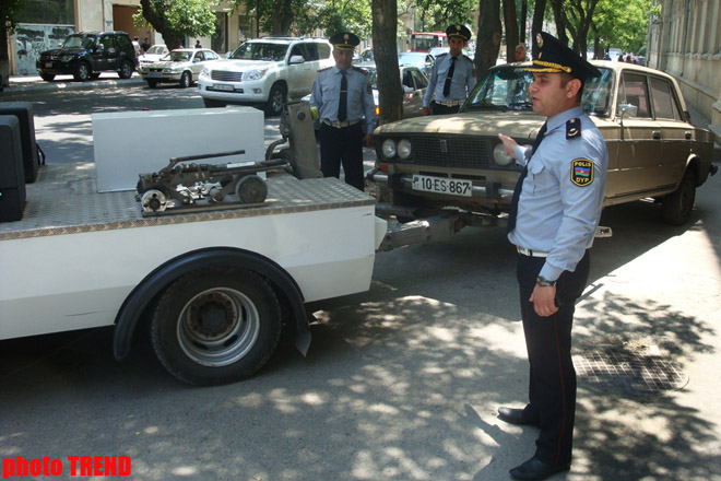 В Баку в ходе рейдов выявлены нарушения правил парковки автомобилей (ФОТО)
