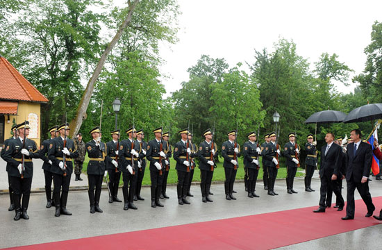 Azərbaycan Prezidentinin Sloveniyada rəsmi qarşılanma mərasimi olub (FOTO)