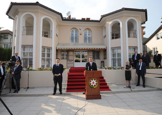 Ильхам Алиев принял участие в открытии посольства Азербайджана в Сербии (ФОТО)