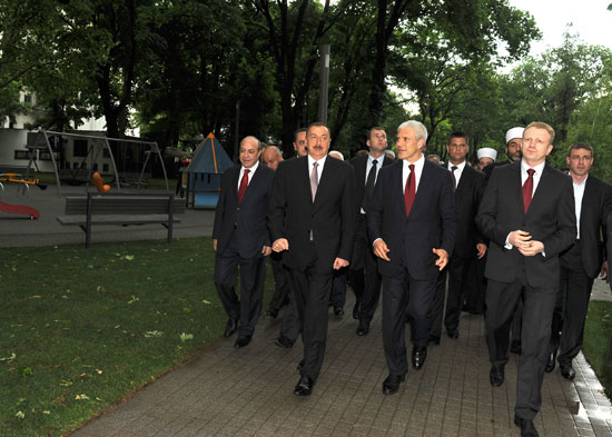Serbian and Azerbaijani leaders open Tashmajdan Park in Belgrade (PHOTOS)