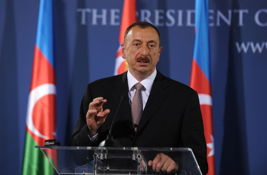 Президент Ильхам Алиев: Отношения между Азербайджаном и Сербией очень позитивно влияют на усиление тенденций регионального сотрудничества (ФОТО)