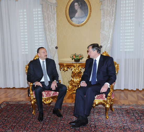 Azərbaycan Prezidentinin Sloveniya Prezidenti ilə təkbətək görüşü keçirilib (FOTO)