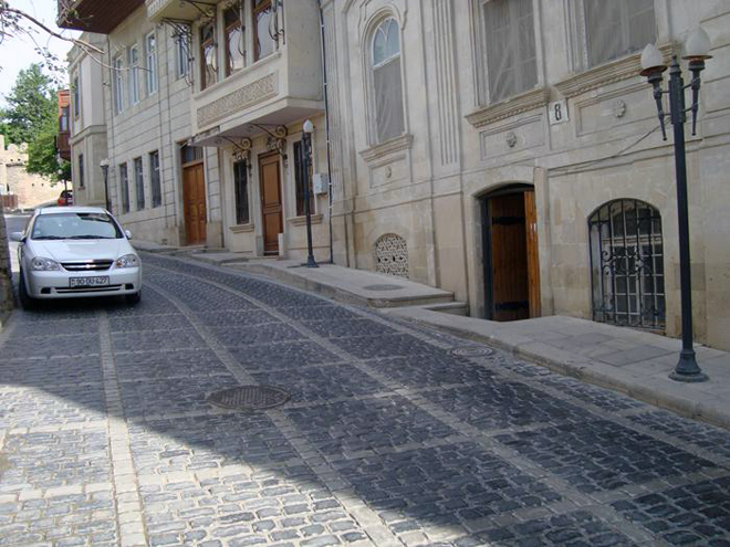 Улица "Черт побери!" в Баку (видeo-фотосессия)