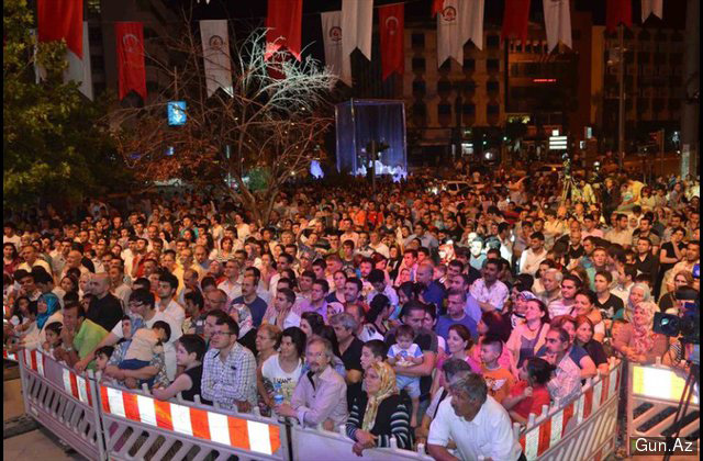 Победители "Евровидения" и Натаван Хабиби в Турции  - праздничное шествие, гала-концерт (видео-фотосессия)