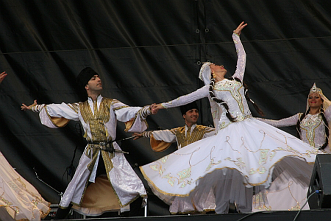 В Баку состоялся вечер национальных танцев и народной музыки
