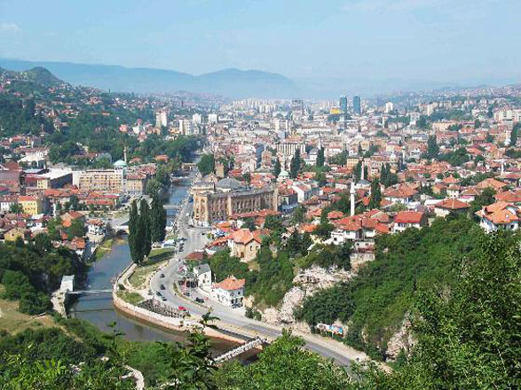 Агенты ФБР работают в Сербии для расследования атаки на посольство США в Сараево