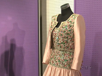 Коллекцию платьев принцессы Дианы продали на аукционе