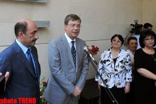Эмин Агаларов: "Имя Муслима Магомаева всегда присутствует в нашей жизни" - открытие барельефа в Баку (фотосессия)