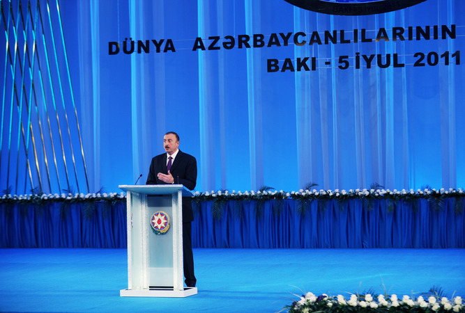 Azərbaycan Prezidenti və xanımı Dünya azərbaycanlılarının III qurultayının açılışında iştirak ediblər (FOTO)