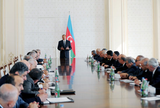 Под председательством Президента Азербайджана состоялось заседание Кабинета министров по итогам социально-экономического развития в I полугодии (версия 2) (ФОТО)