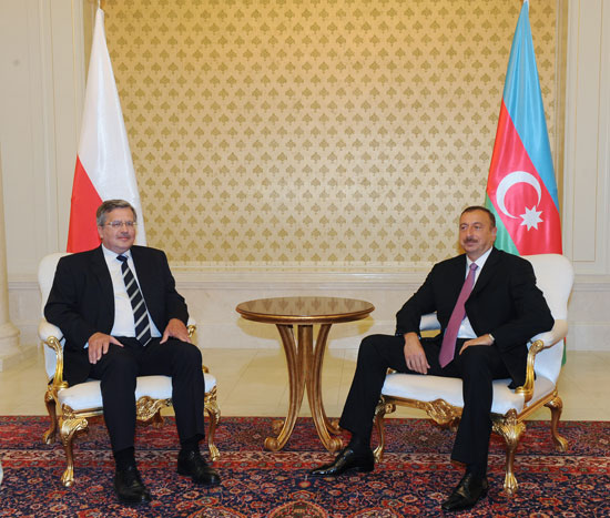 Azerbaijani and Polish presidents meet in private (PHOTO)
