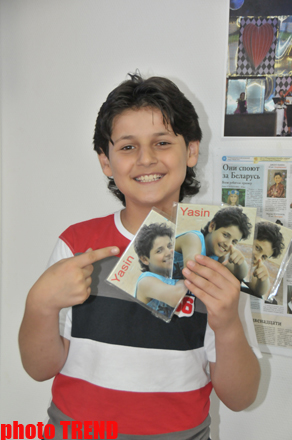 11 yaşlı müğənni Yasin Həsənov "Slavyan Bazarı" müsabiqəsində münsiflər heyətini heyrətləndirdi (FOTO)