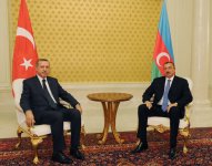 Azerbaijani President, Turkish Premier meet in private  (PHOTO)