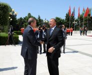 В Баку состоялась церемония официальной встречи премьер-министра Турции (ФОТО)