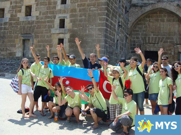 Азербайджанская и турецкая молодежь сразилась в пейнтбол (фотосессия)