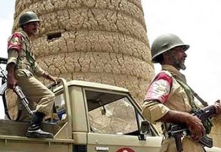 Полиция Йемена применила водомёты против штурмующих американское посольство