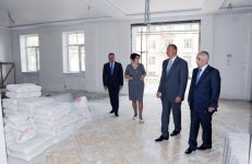 Президент Ильхам Алиев ознакомился с ходом строительных работ в средних школах Ясамальского и Насиминского районов Баку (ФОТО)