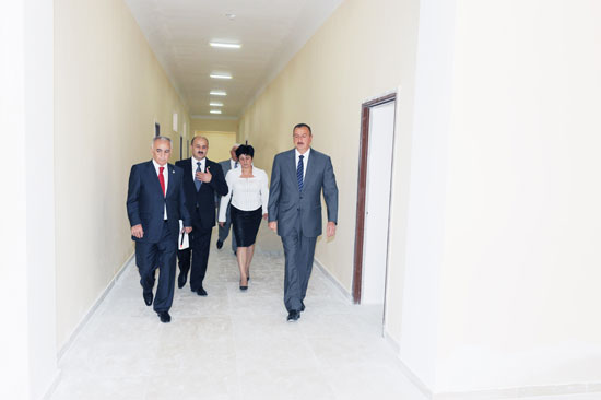 Президент Ильхам Алиев ознакомился с ходом капитальной реконструкции школ №189 и №150 в Баку (ФОТО)