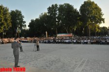В Исмаиллы  около 10 тысяч зрителей слушали  Назпери Досталиеву стоя (фотосессия)