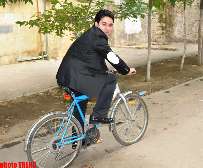 Müğənni Samir Piriyev məhəllələrarası velosiped yarışlarının keçirilməsini təklif edir (FOTO)