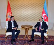Состоялась встреча один на один Президентов Азербайджана и Черногории (ФОТО)