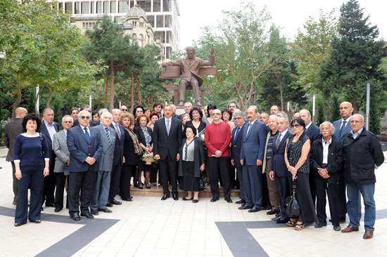 Prezident İlham Əliyev: Bu gün müstəqil Azərbaycan milli irsini qorumağa qadirdir (FOTO)
