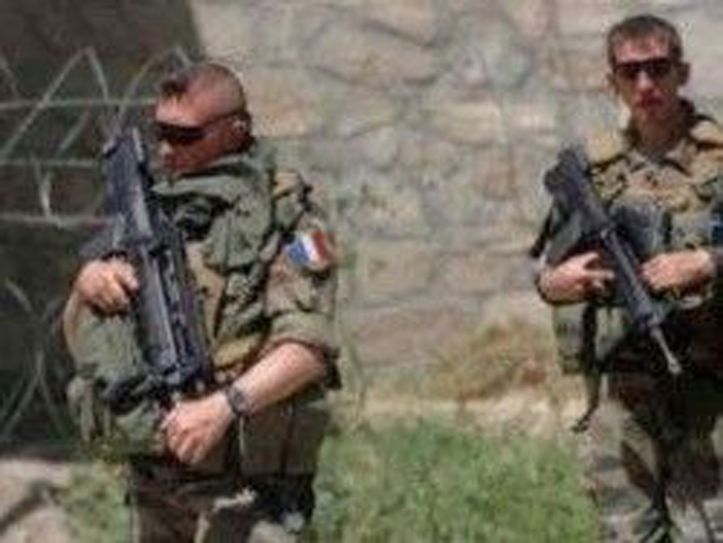 French troops battle Islamist rebels in central Mali