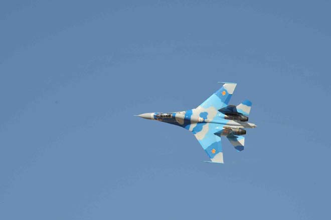 Российский истребитель Су-27 пропал с экранов радаров над Черным морем
